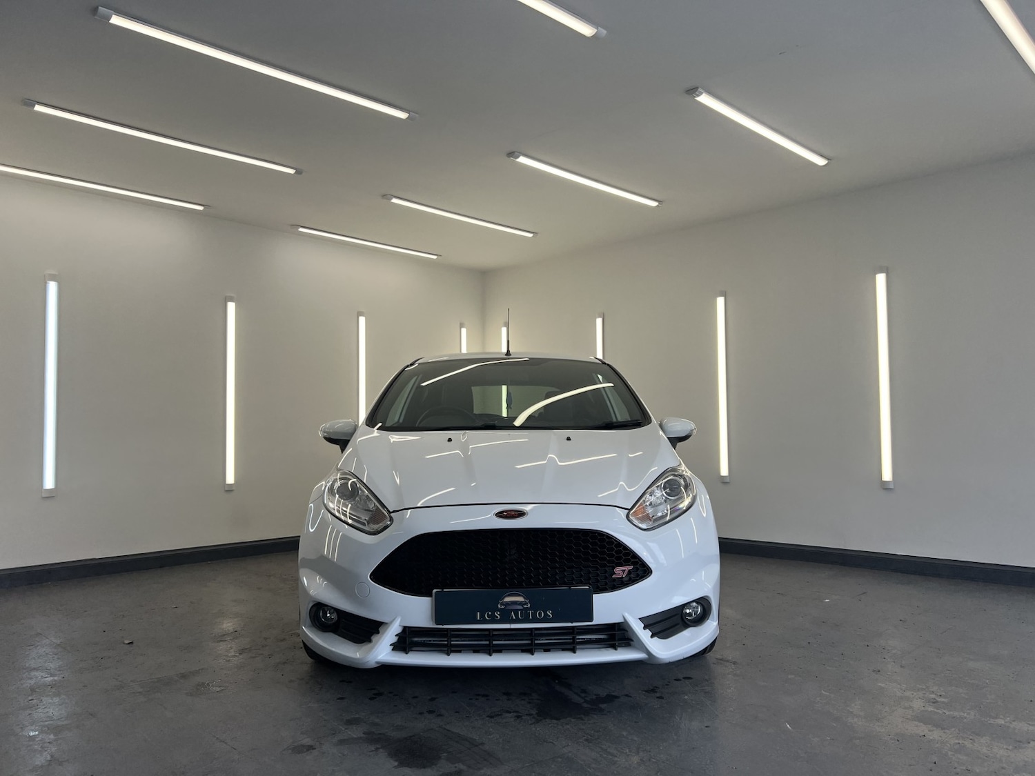 Used Ford Fiesta 2015 for sale - 78201965: Photo 4