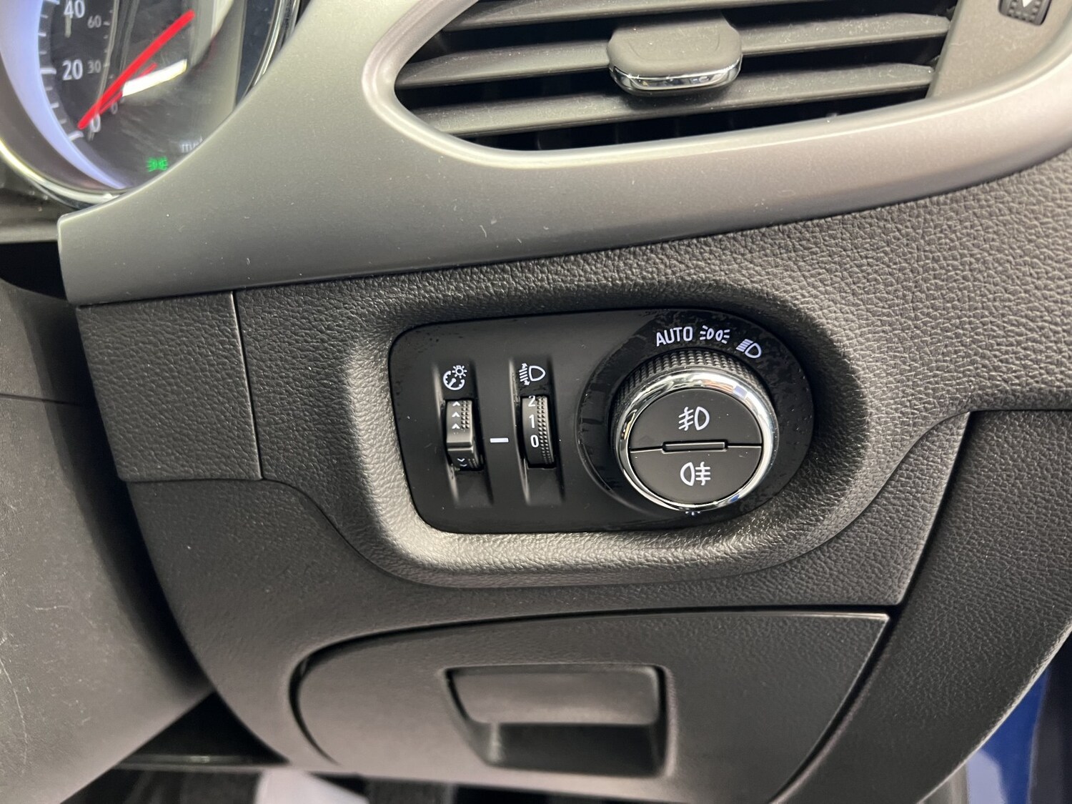 Used Vauxhall Astra 2018 for sale - 77535965: Photo 19