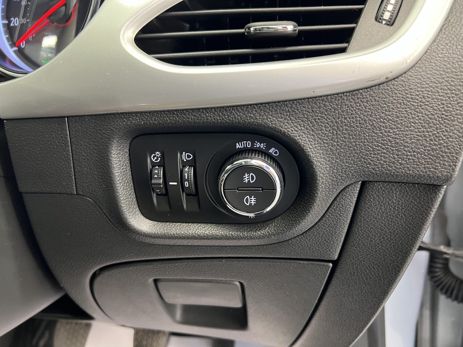 Used Vauxhall Astra 2019 for sale - 77997224: Photo 19