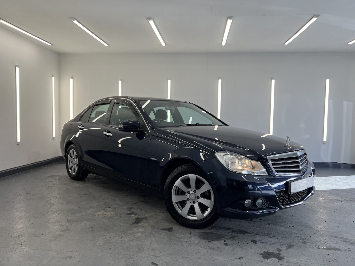 Used Mercedes-Benz C Class 2011 for sale - 77735799: Photo 2