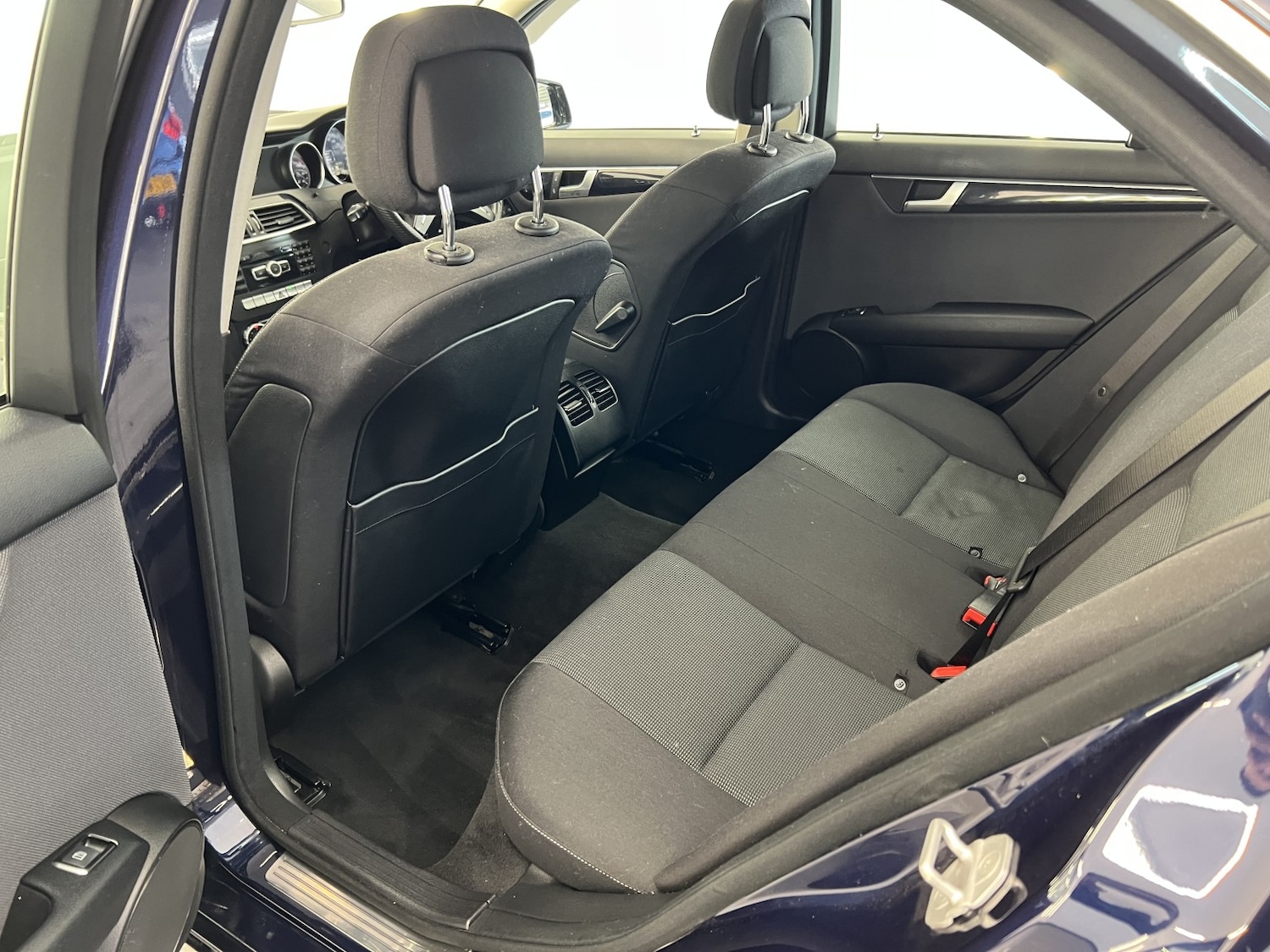 Used Mercedes-Benz C Class 2011 for sale - 77735799: Photo 28