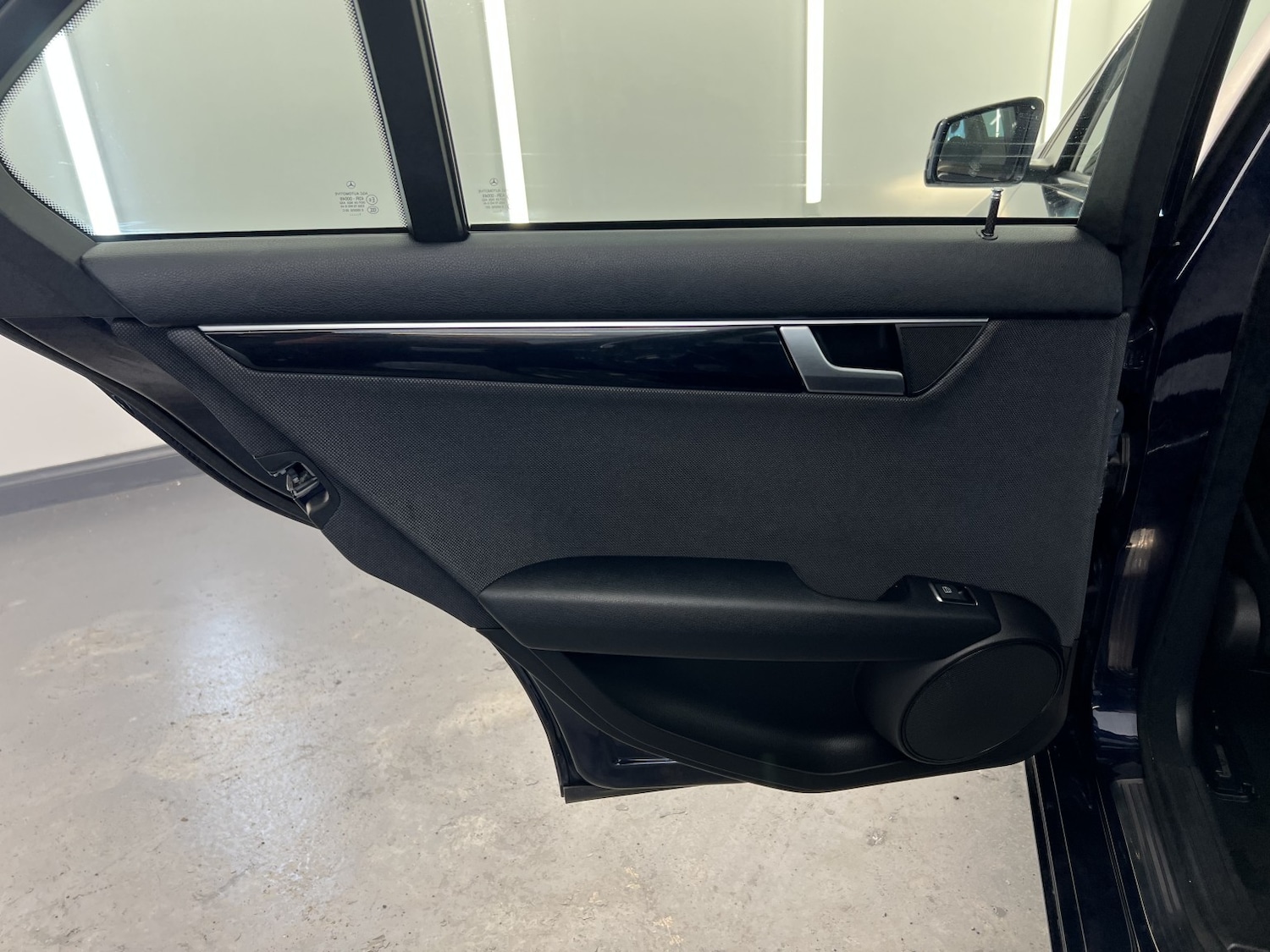 Used Mercedes-Benz C Class 2011 for sale - 77735799: Photo 29