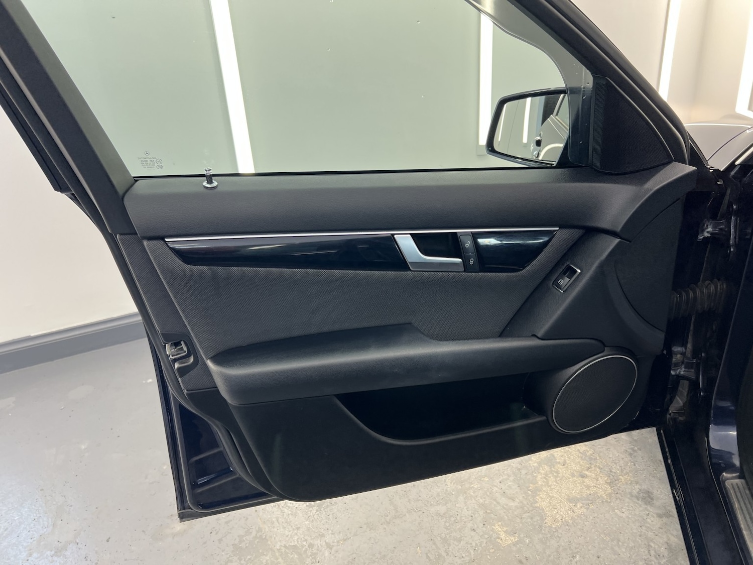 Used Mercedes-Benz C Class 2011 for sale - 77735799: Photo 33