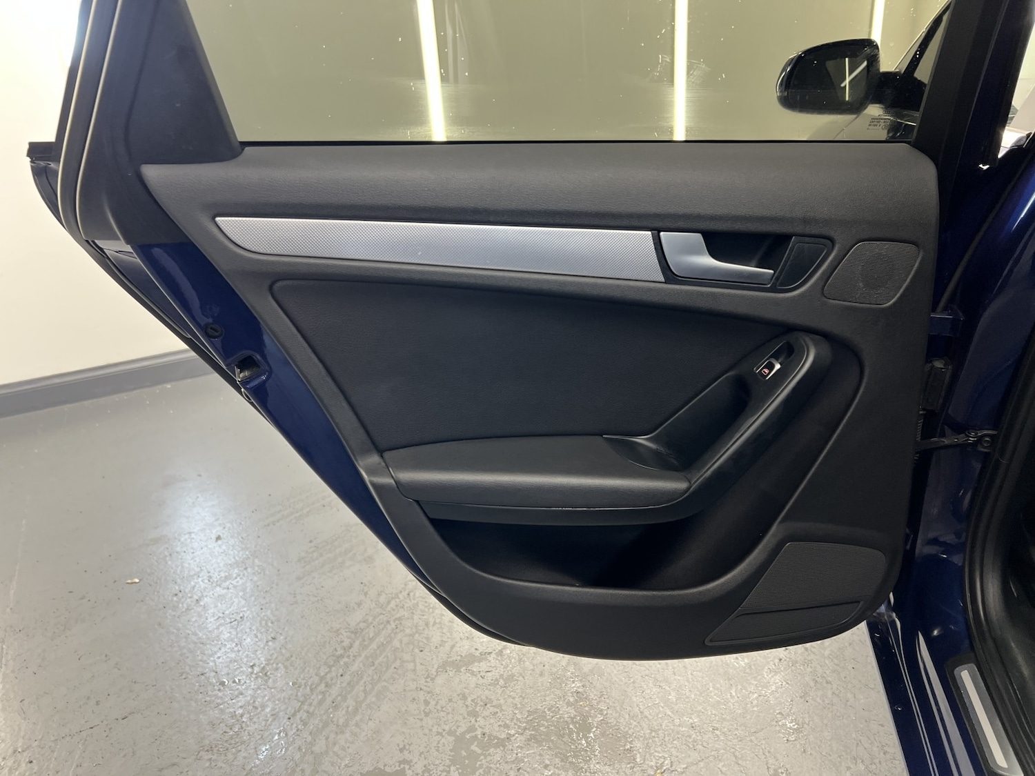 Used Audi A4 2015 for sale - 78168867: Photo 28