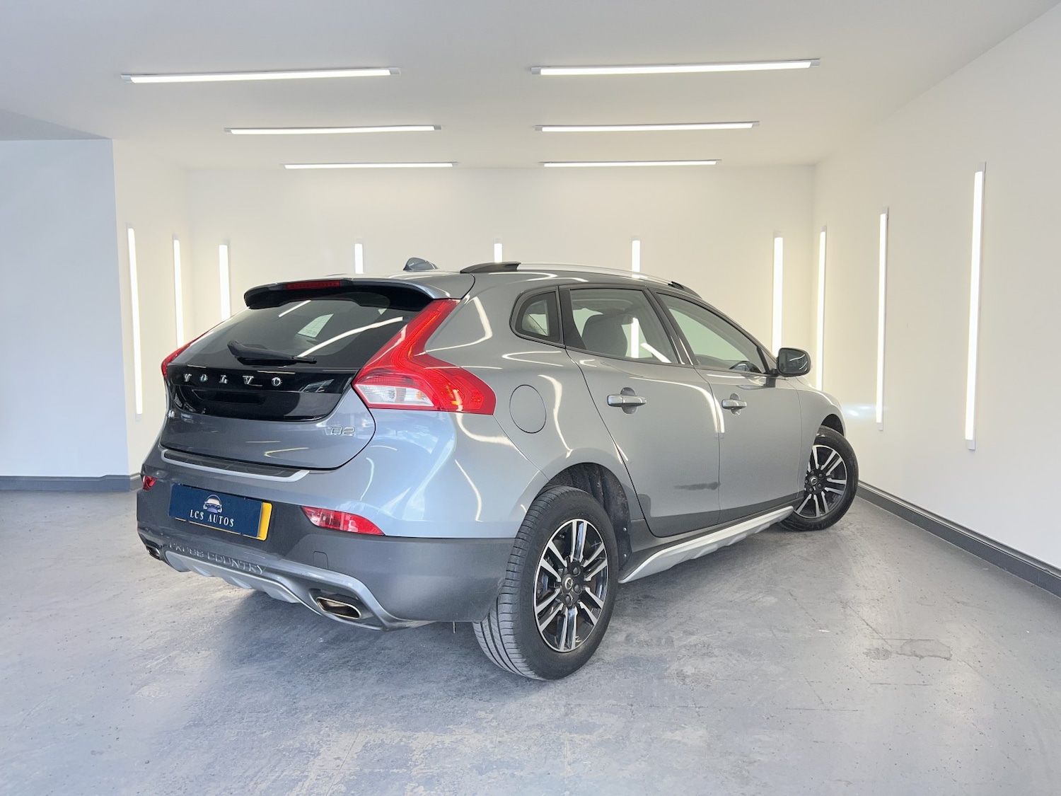 Used Volvo V40 2018 for sale - 77891556: Photo 10