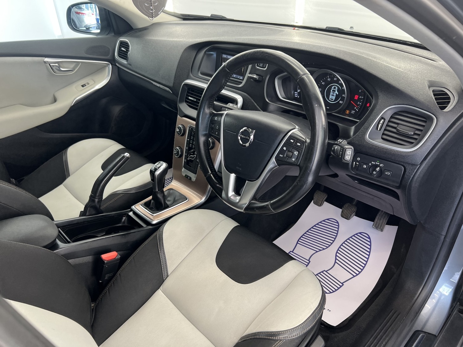 Used Volvo V40 2018 for sale - 77891556: Photo 17