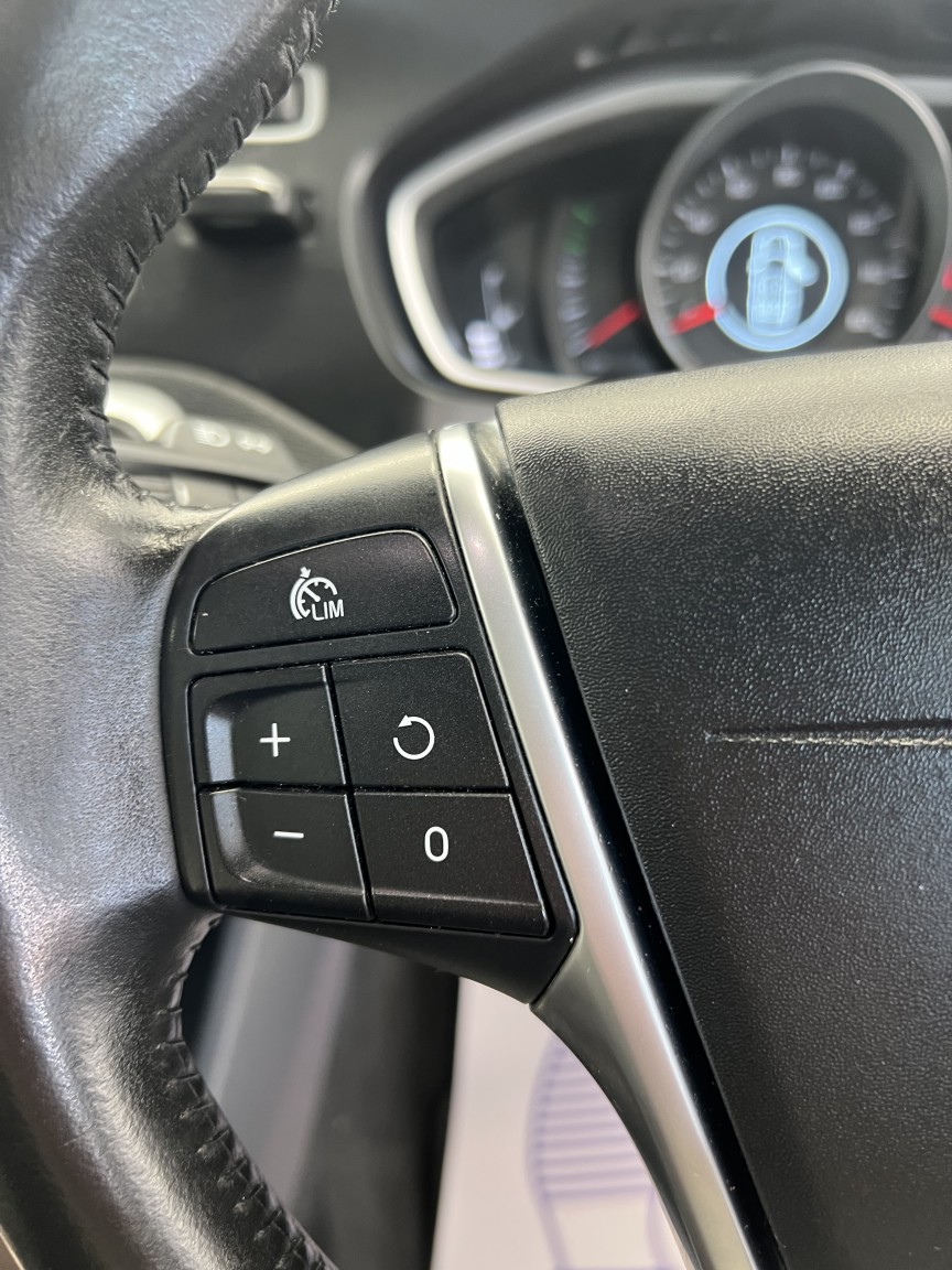 Used Volvo V40 2018 for sale - 77891556: Photo 21