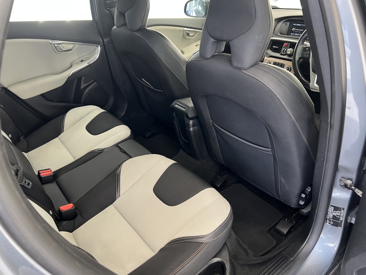 Used Volvo V40 2018 for sale - 77891556: Photo 24
