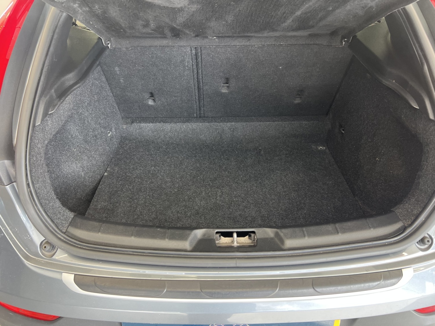 Used Volvo V40 2018 for sale - 77891556: Photo 28