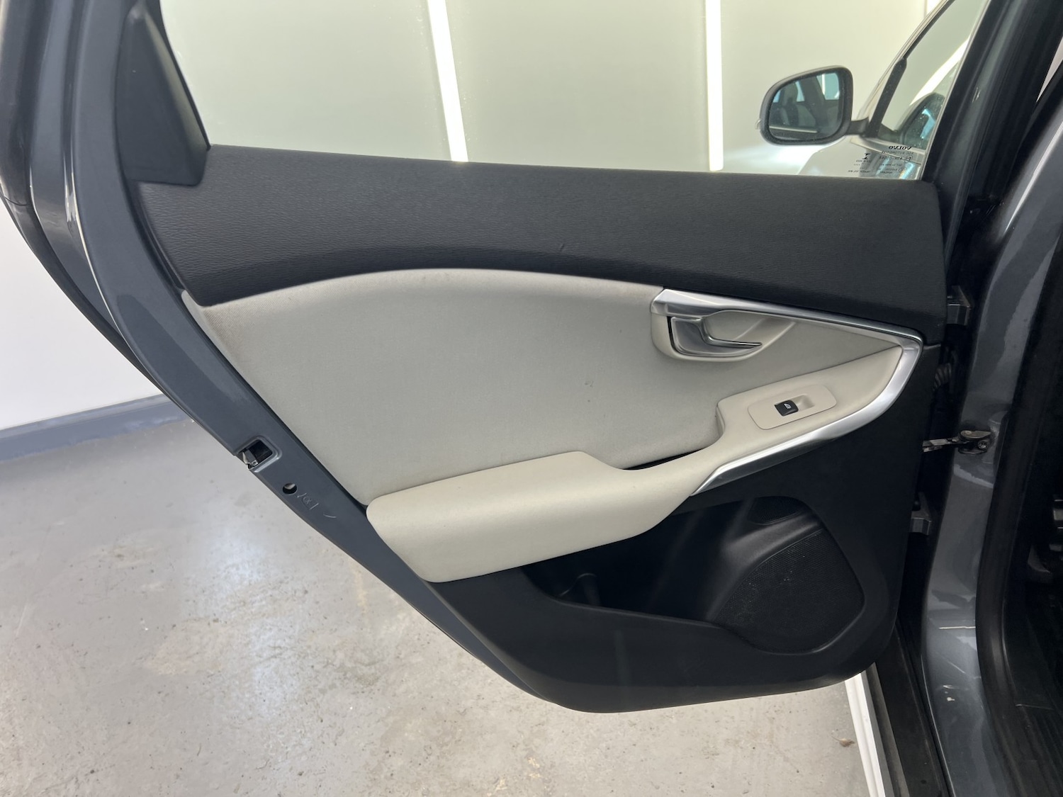 Used Volvo V40 2018 for sale - 77891556: Photo 31