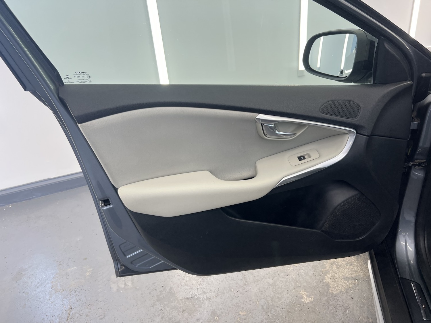 Used Volvo V40 2018 for sale - 77891556: Photo 34