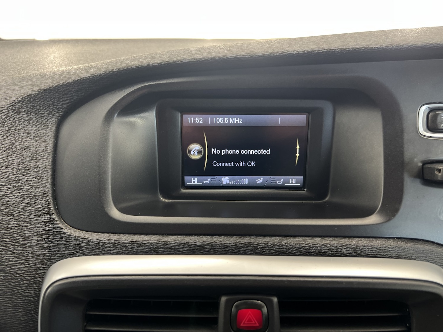 Used Volvo V40 2018 for sale - 77891556: Photo 35