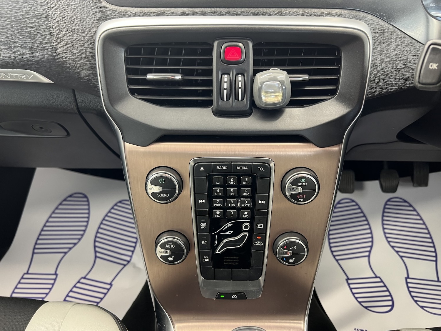 Used Volvo V40 2018 for sale - 77891556: Photo 40