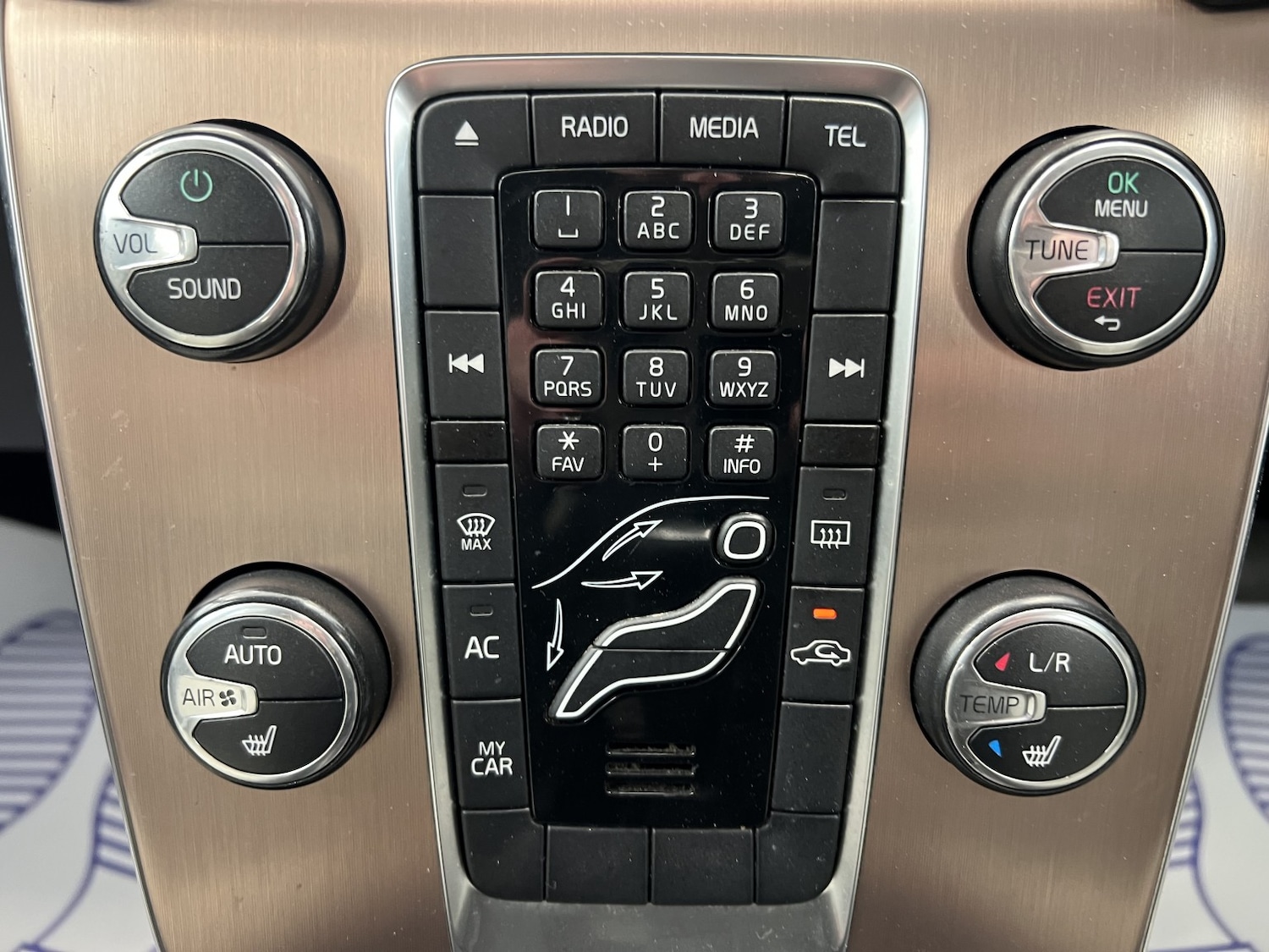 Used Volvo V40 2018 for sale - 77891556: Photo 41