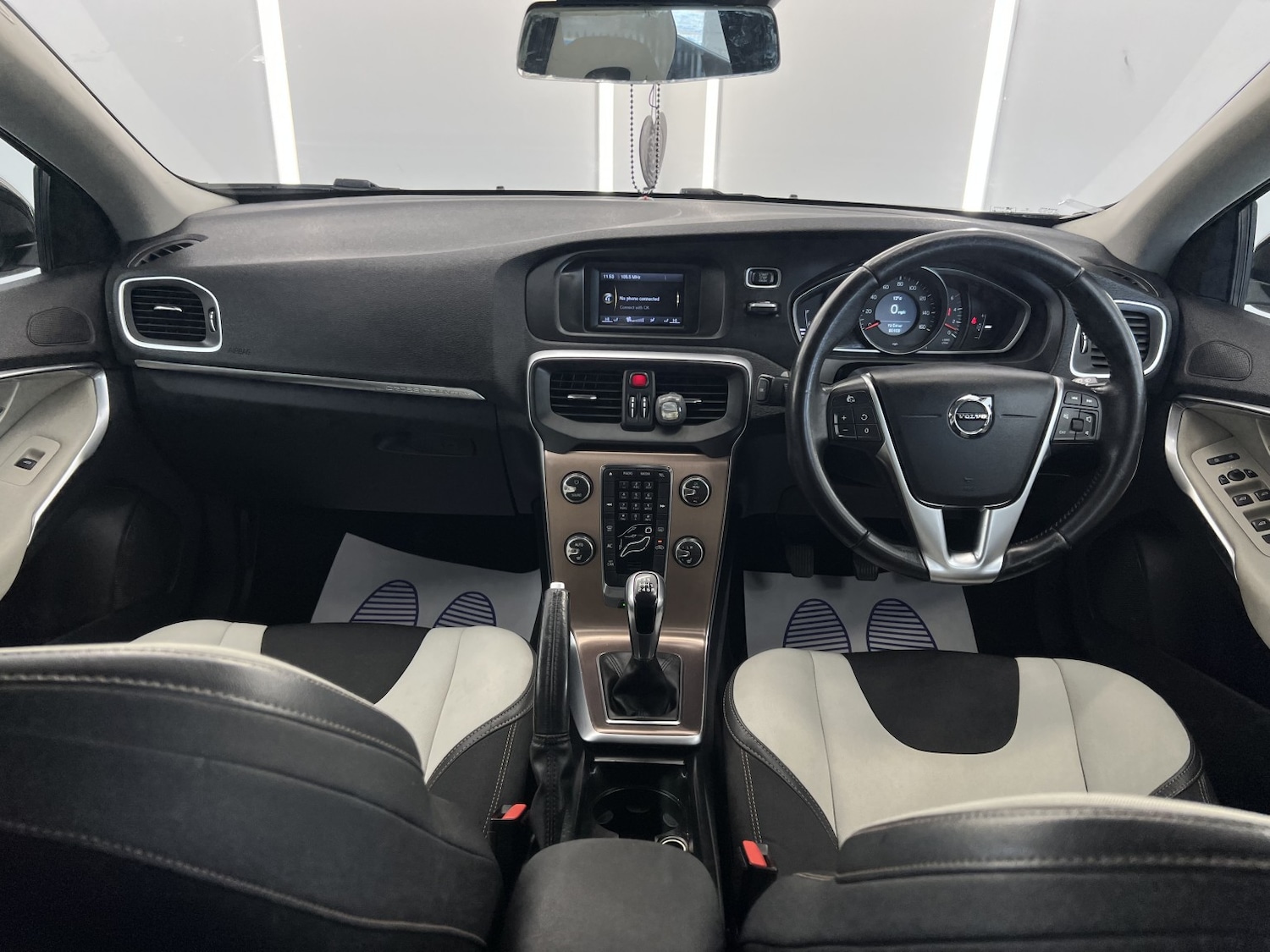Used Volvo V40 2018 for sale - 77891556: Photo 49