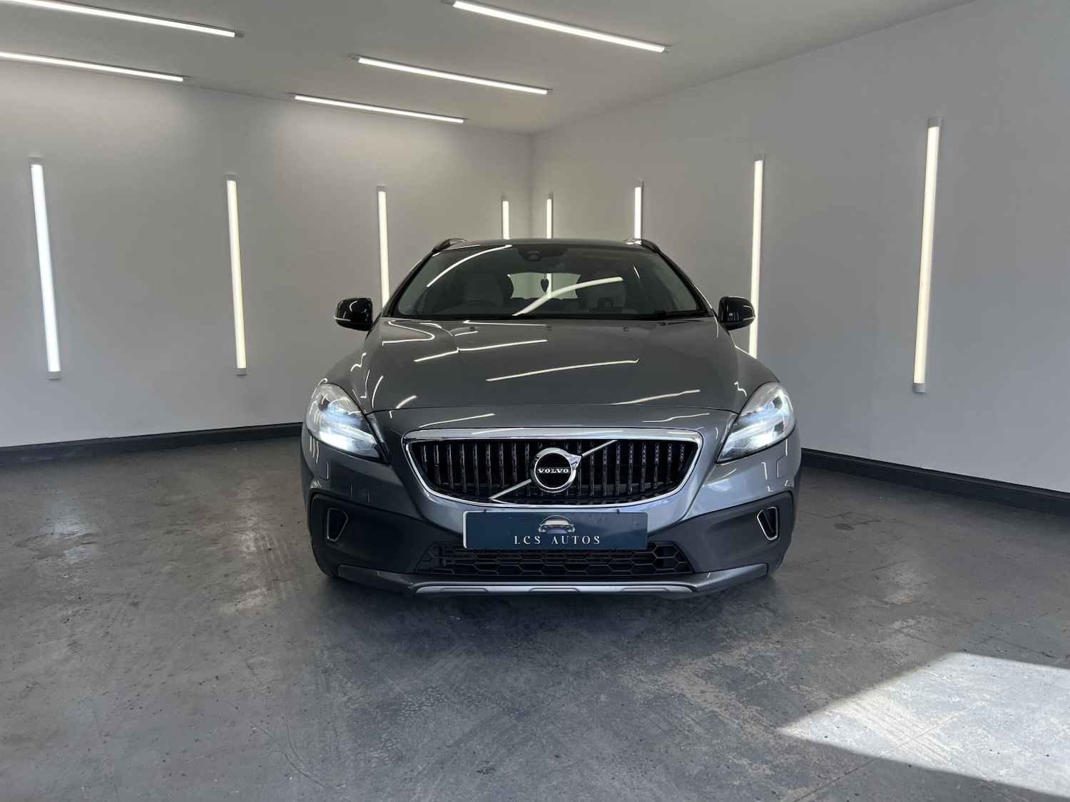 Used Volvo V40 2018 for sale - 77891556: Photo 5