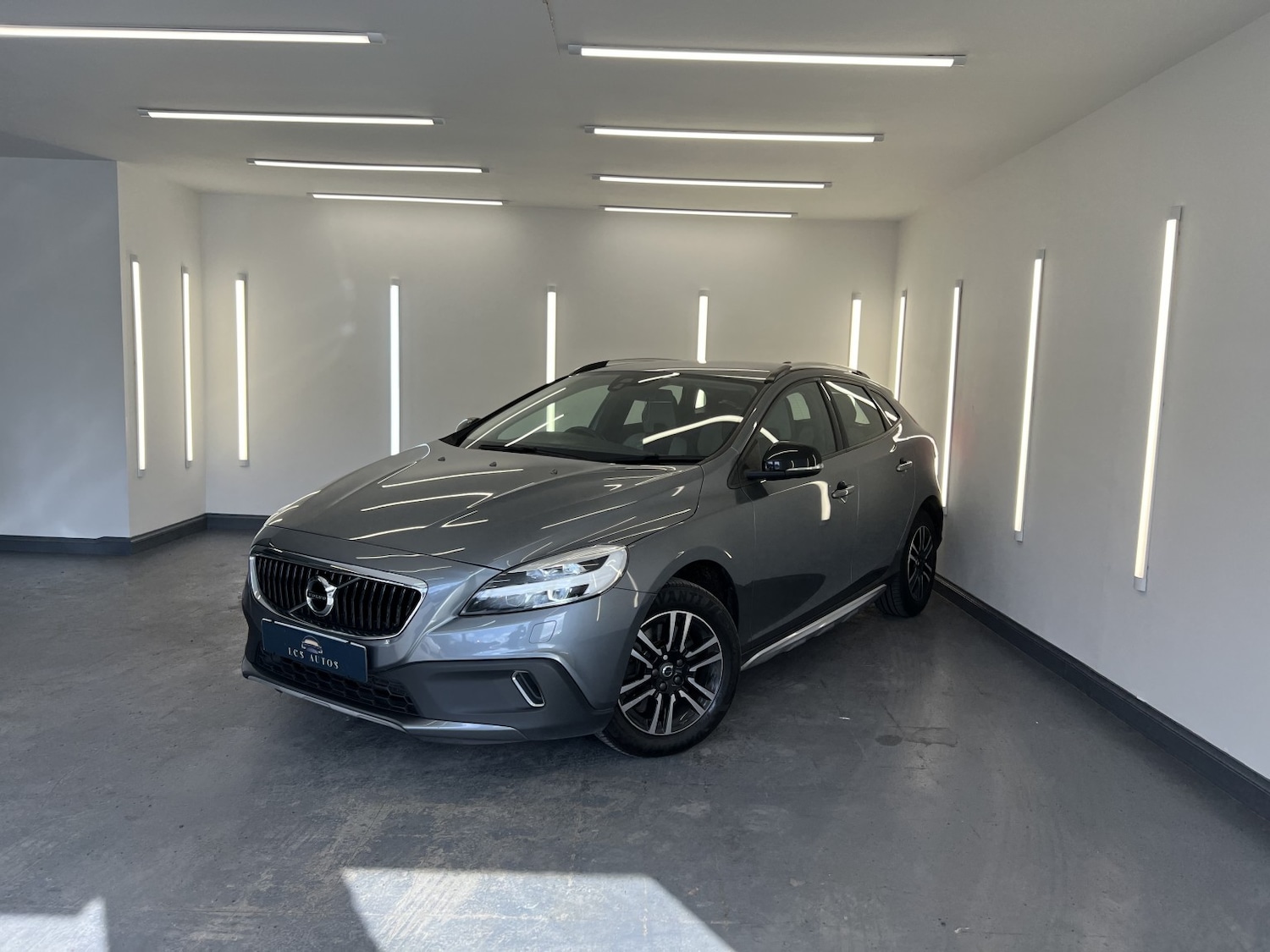 Used Volvo V40 2018 for sale - 77891556: Photo 6