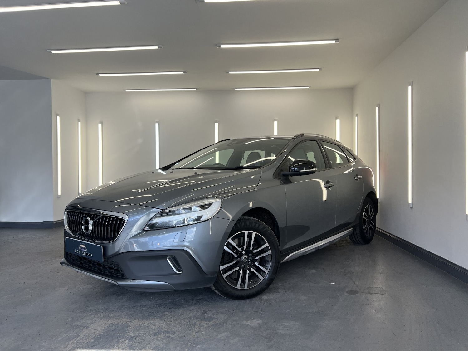 Used Volvo V40 2018 for sale - 77891556: Photo 7