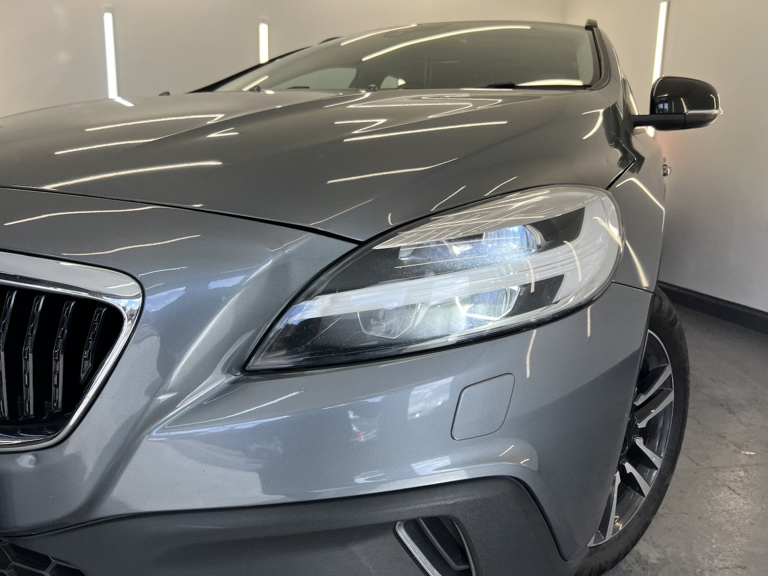 Used Volvo V40 2018 for sale - 77891556: Photo 8