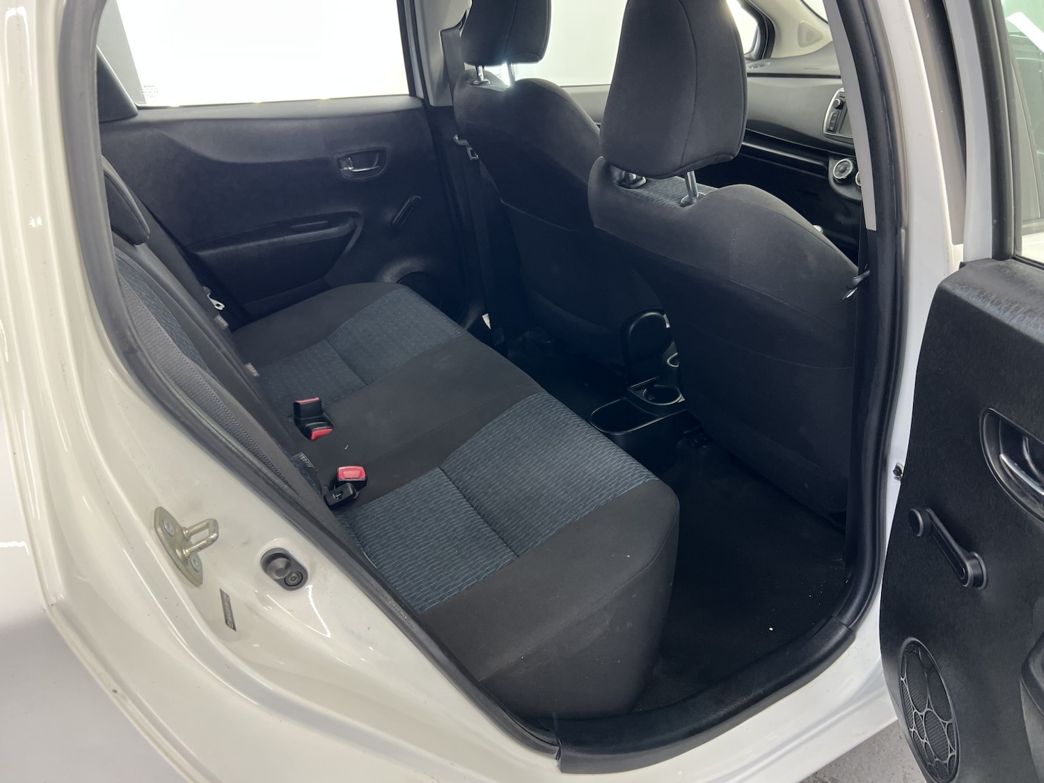 Used Toyota Yaris 2013 for sale - 77438255: Photo 21