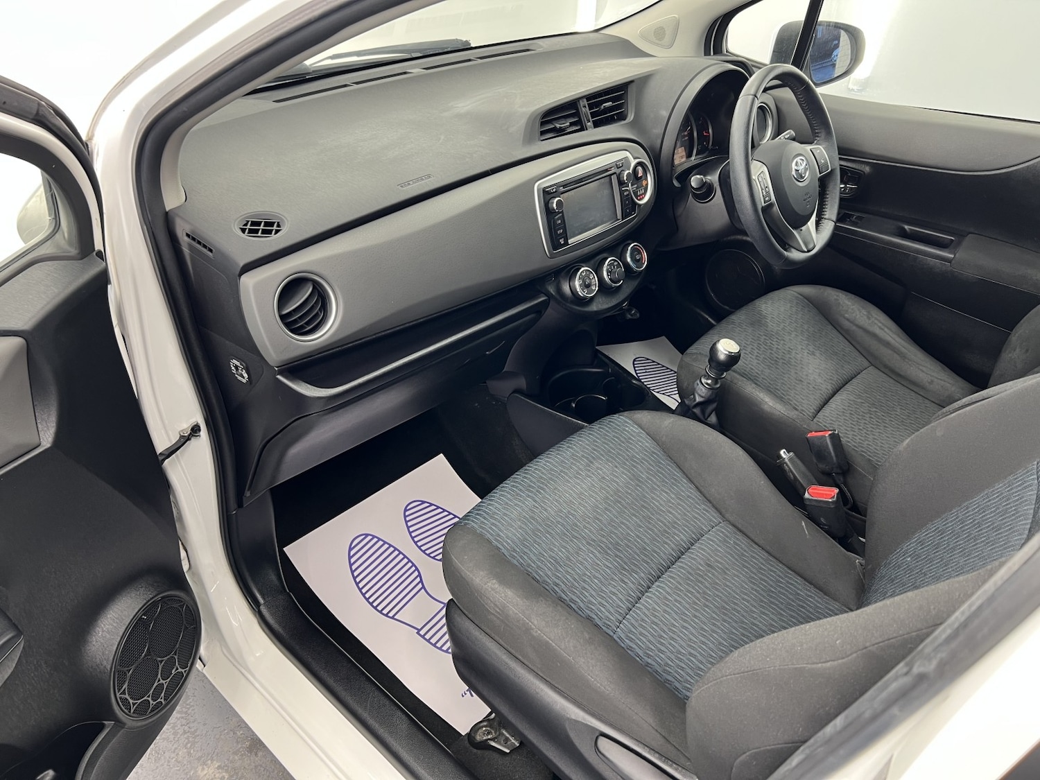 Used Toyota Yaris 2013 for sale - 77438255: Photo 32