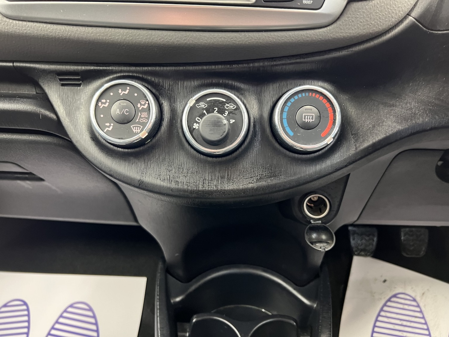 Used Toyota Yaris 2013 for sale - 77438255: Photo 41