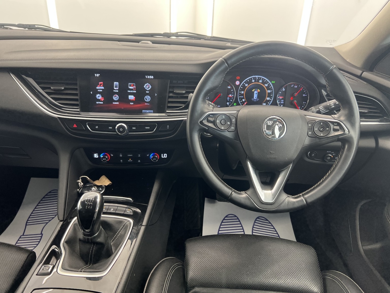 Used Vauxhall Insignia 2018 for sale - 77953981: Photo 33