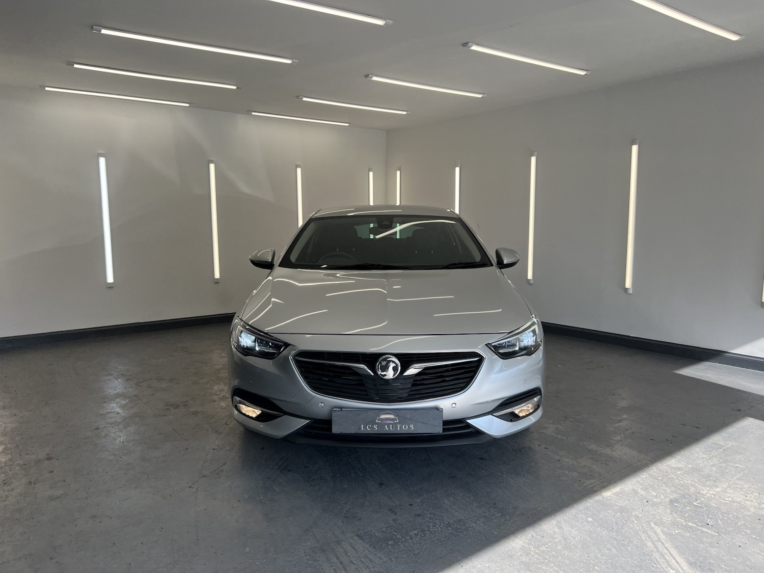 Used Vauxhall Insignia 2018 for sale - 77953981: Photo 4