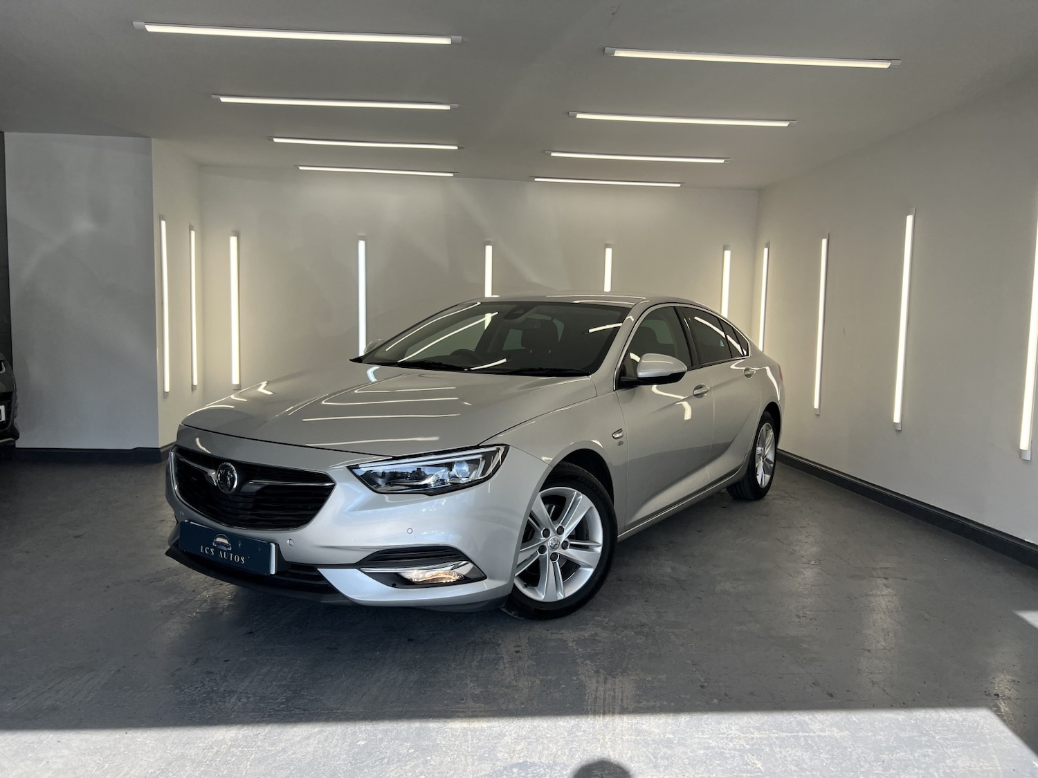 Used Vauxhall Insignia 2018 for sale - 77953981: Photo 6