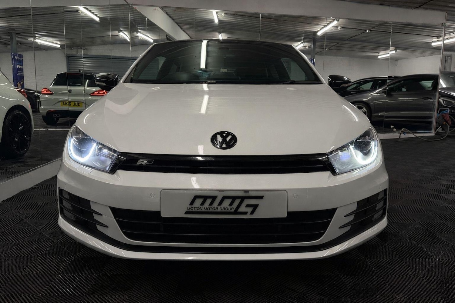 Used Volkswagen Scirocco 2016 for sale - 77510389: Photo 2