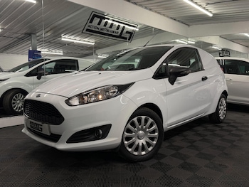 Used Ford Fiesta Van 2016 for sale - 78517539: Photo