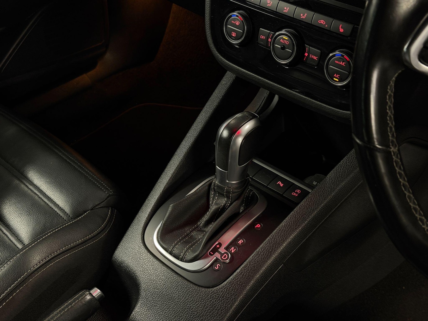 Used Volkswagen Scirocco 2017 for sale - 77490089: Photo 15