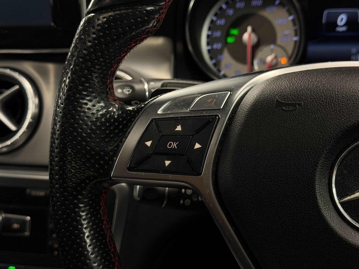 Used Mercedes-Benz CLA 2014 for sale - 77537877: Photo 37