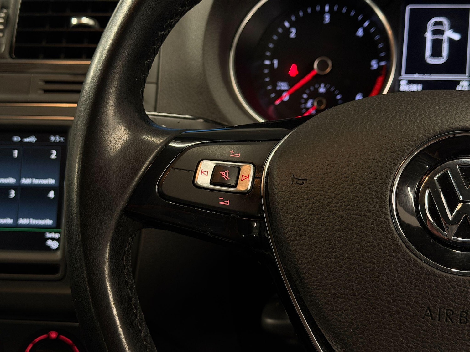 Used Volkswagen Polo 2015 for sale - 78116343: Photo 14