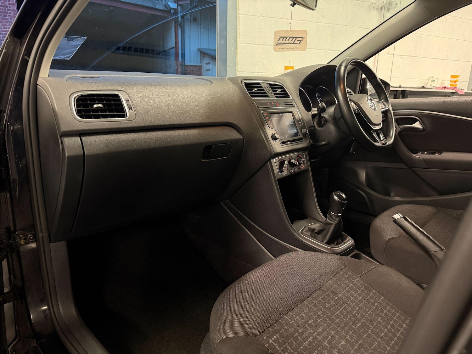 Used Volkswagen Polo 2015 for sale - 78116343: Photo 33