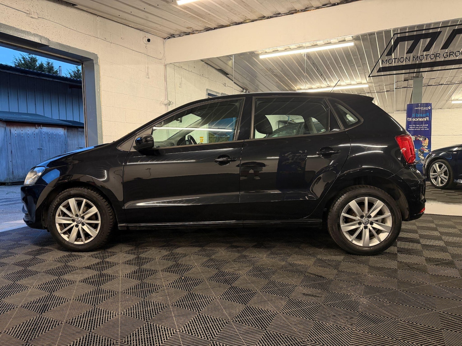 Used Volkswagen Polo 2015 for sale - 78116343: Photo 6