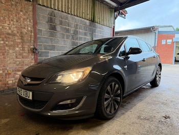 Used Vauxhall Astra 2013 for sale - 77490085: Photo