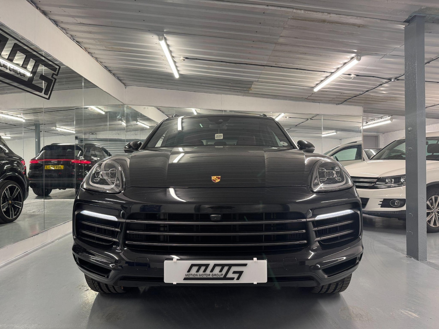 Used Porsche Cayenne 2023 for sale - 77490087: Photo 2