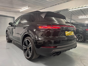 Used Porsche Cayenne 2023 for sale - 77490087: Photo