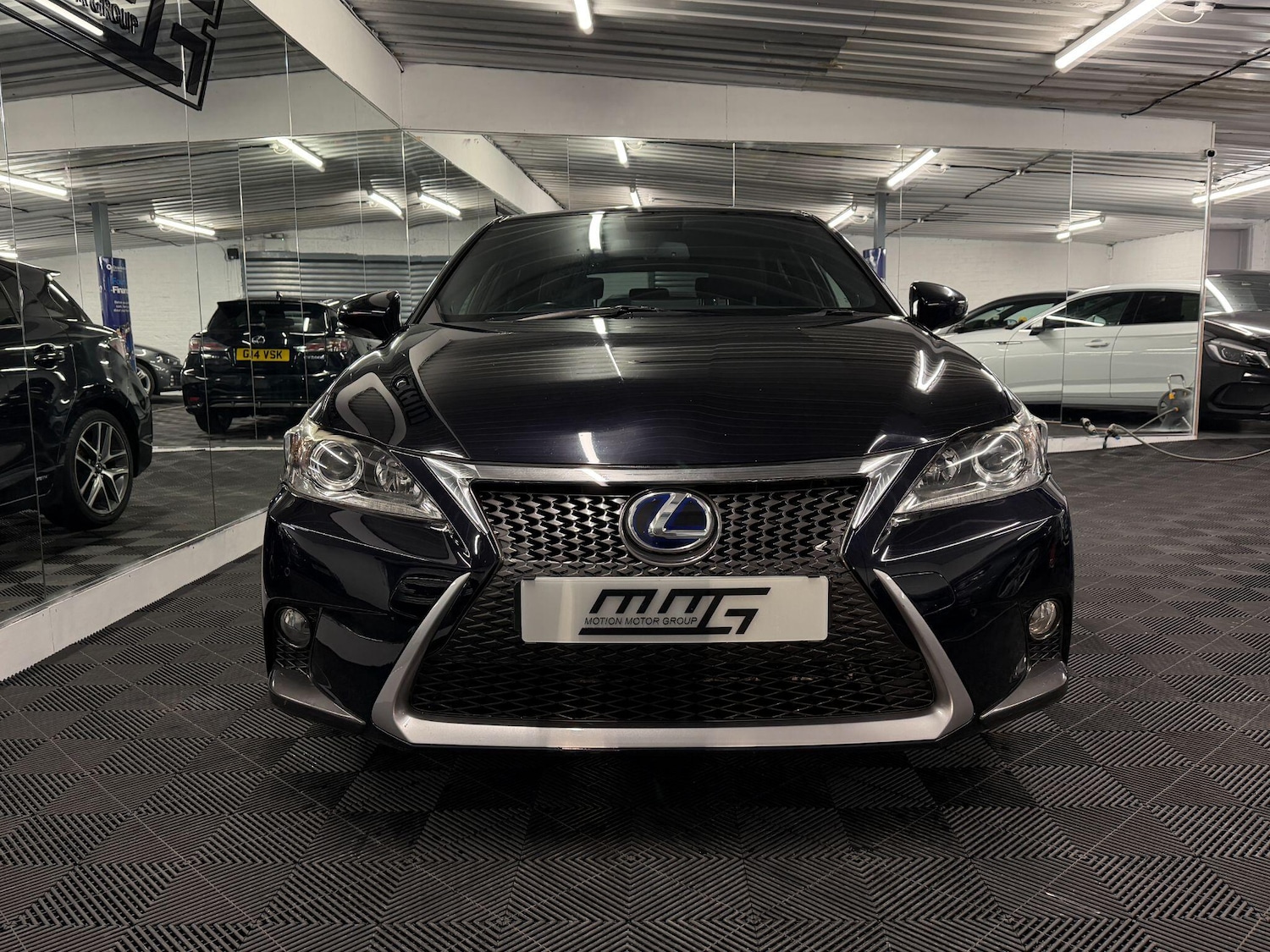 Used Lexus CT 2014 for sale - 77490083: Photo 2