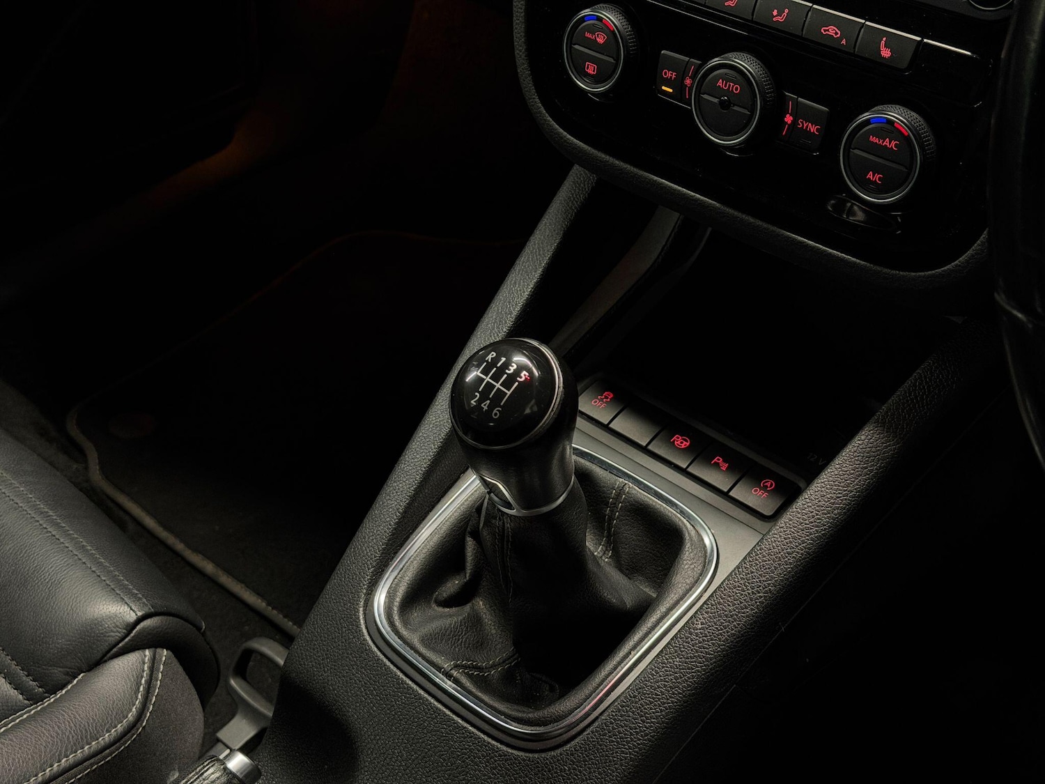 Used Volkswagen Scirocco 2017 for sale - 78204358: Photo 11