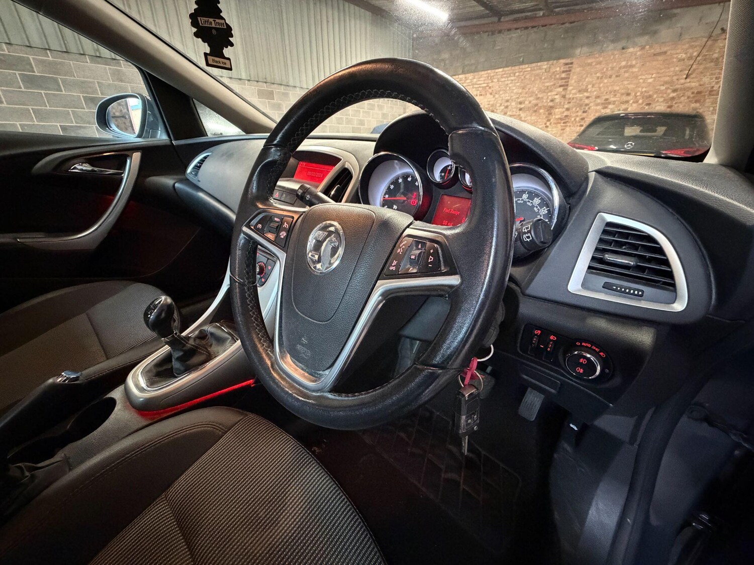 Used Vauxhall Astra for sale - 78214308: Photo 15