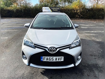 Used Toyota Yaris 2016 for sale - 76579886: Photo
