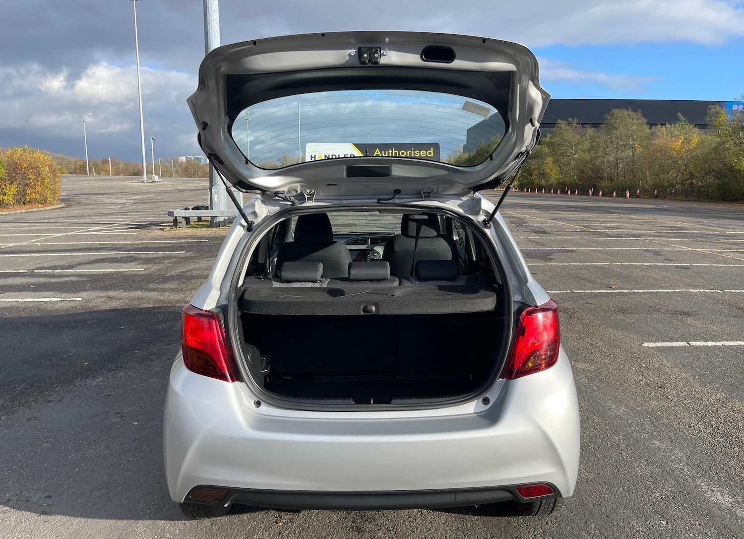 Used Toyota Yaris 2016 for sale - 76579886: Photo 42