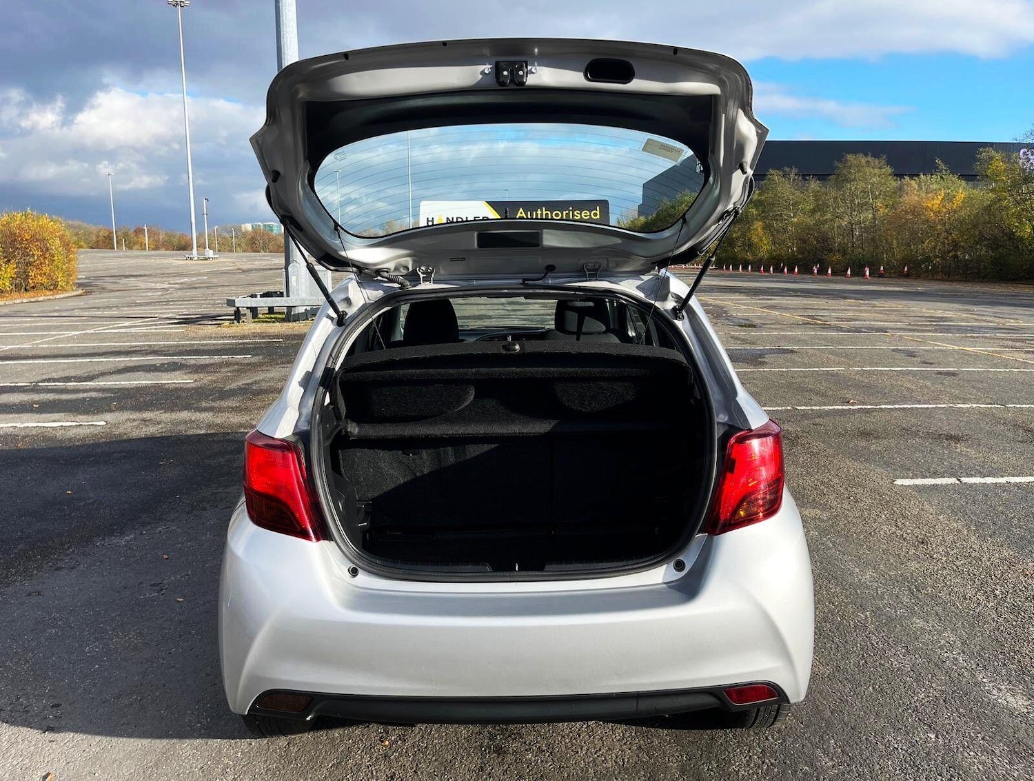 Used Toyota Yaris 2016 for sale - 76579886: Photo 43