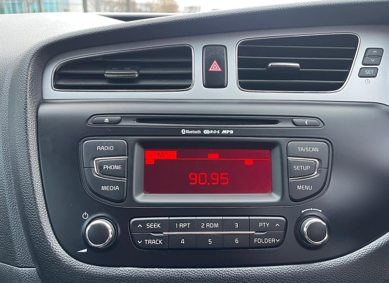 Used Kia Ceed 2014 for sale - 76623136: Photo 40