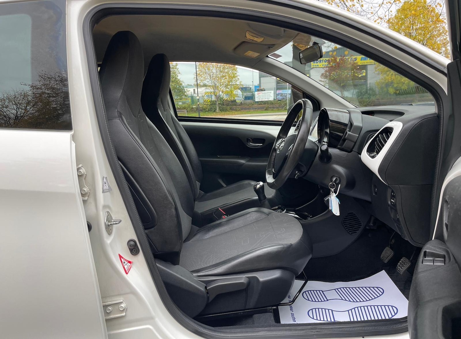 Used Toyota AYGO 2015 for sale - 76593418: Photo 19