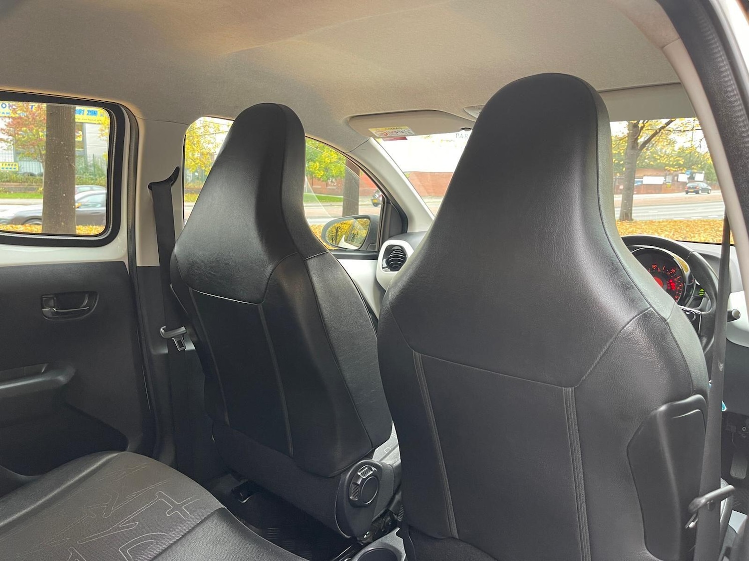 Used Toyota AYGO 2015 for sale - 76593418: Photo 21