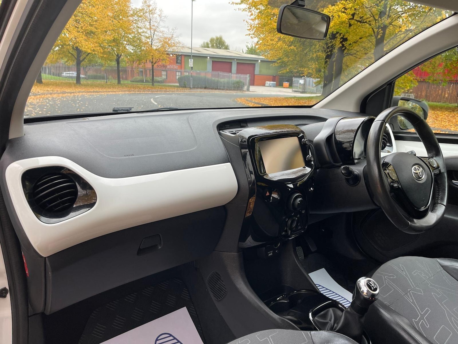 Used Toyota AYGO 2015 for sale - 76593418: Photo 24