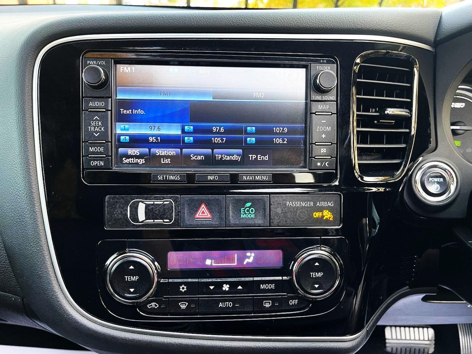 Used Mitsubishi Outlander 2015 for sale - 76593403: Photo 37